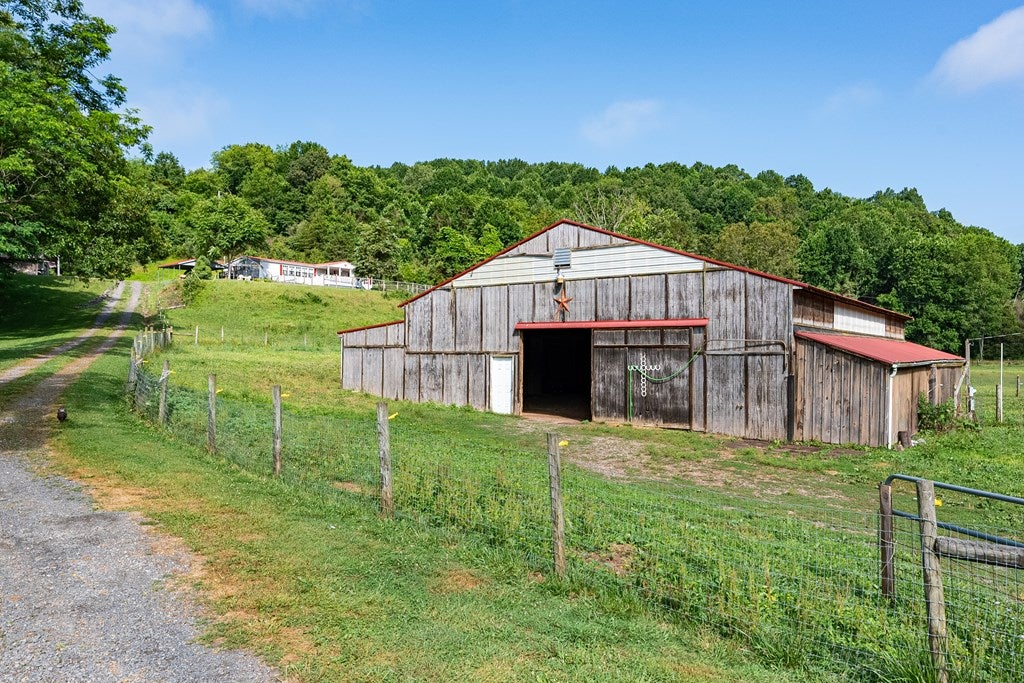2109 Walton Furnace Road Max Meadows, VA 24360 - Photo 3 of 56 Gallery Image 3