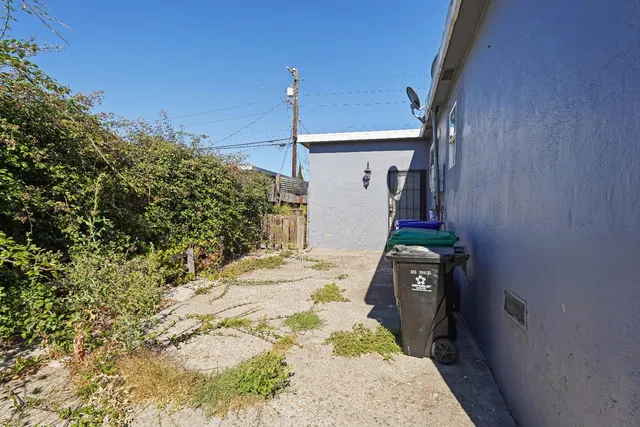 a view of a entryway door of the house