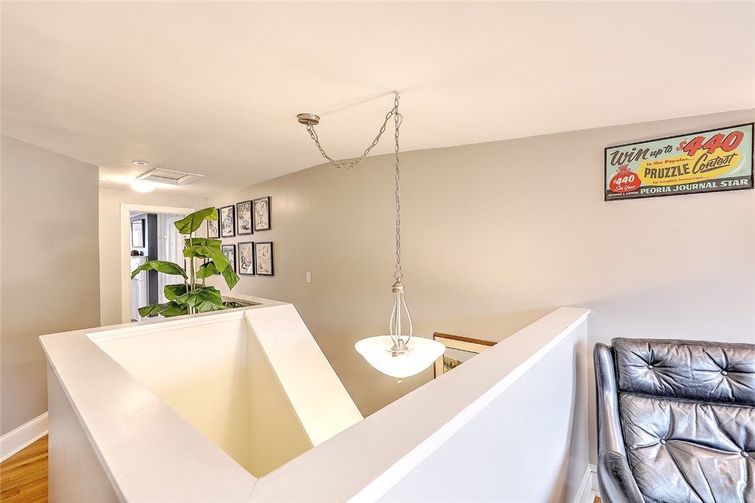 283 Benefit Street, Unit D Providence, RI 02903 - Photo 33 of 39 Office/Library nook