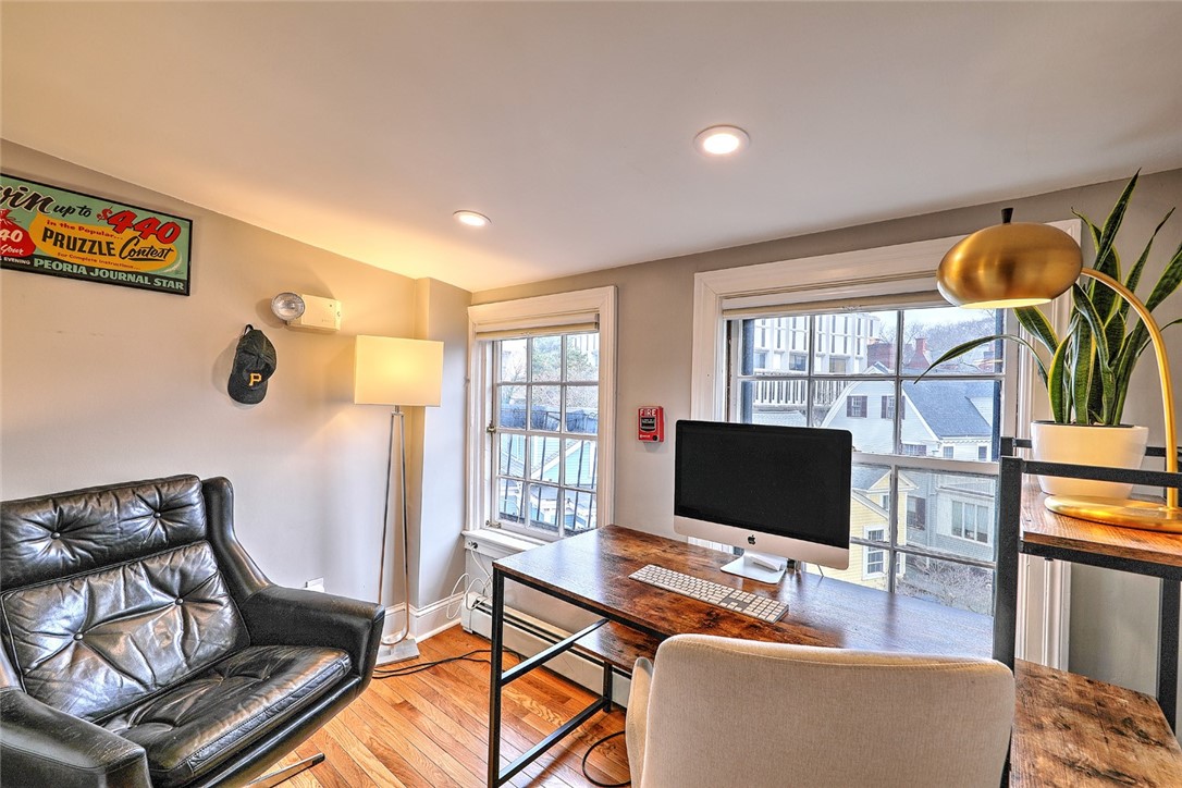 283 Benefit Street, Unit D Providence, RI 02903 - Photo 34 of 39 Office/Library nook