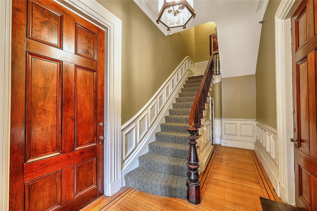 283 Benefit Street, Unit D Providence, RI 02903 - Photo 38 of 39 Entry Hall