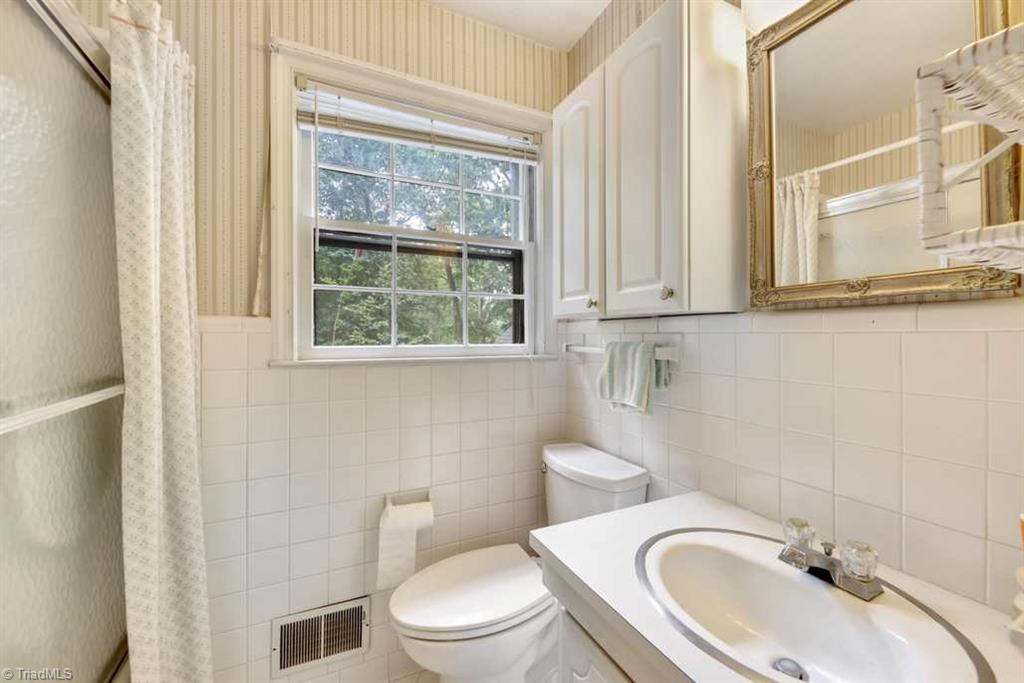 440 Briarlea Road Winston-Salem, NC 27104 - Photo 26 of 50 Gallery Image 26