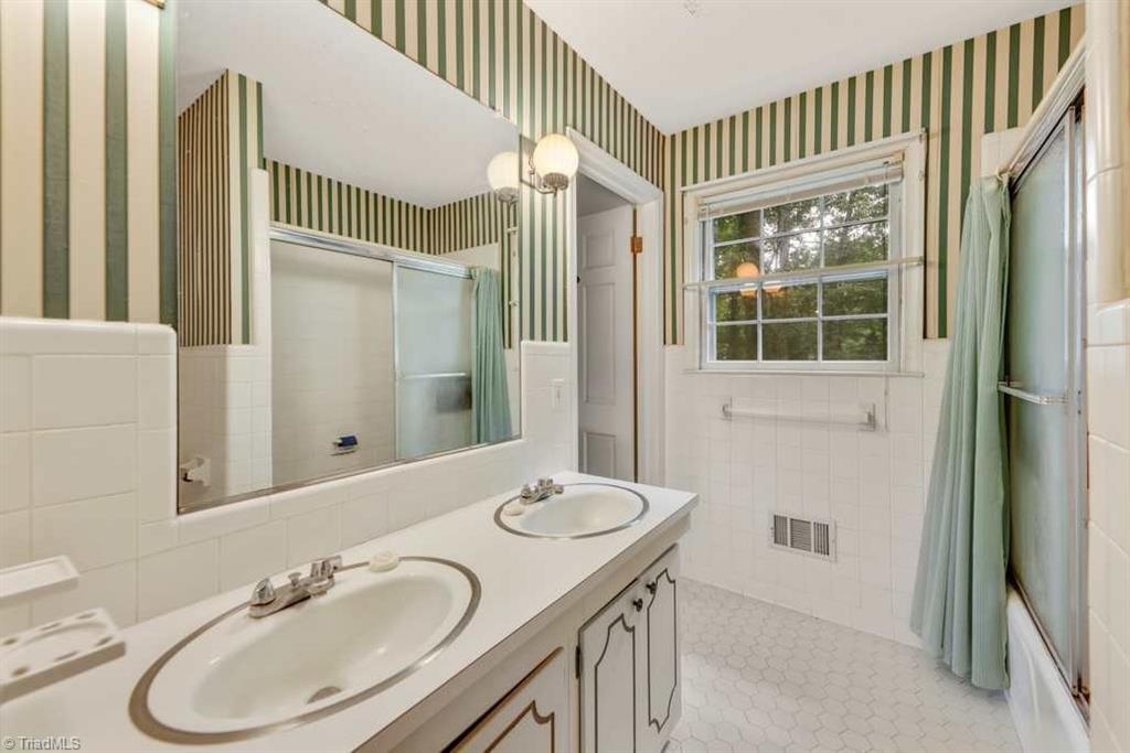 440 Briarlea Road Winston-Salem, NC 27104 - Photo 31 of 50 Gallery Image 31