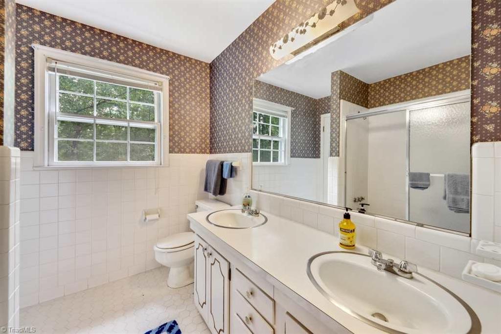 440 Briarlea Road Winston-Salem, NC 27104 - Photo 34 of 50 Gallery Image 34