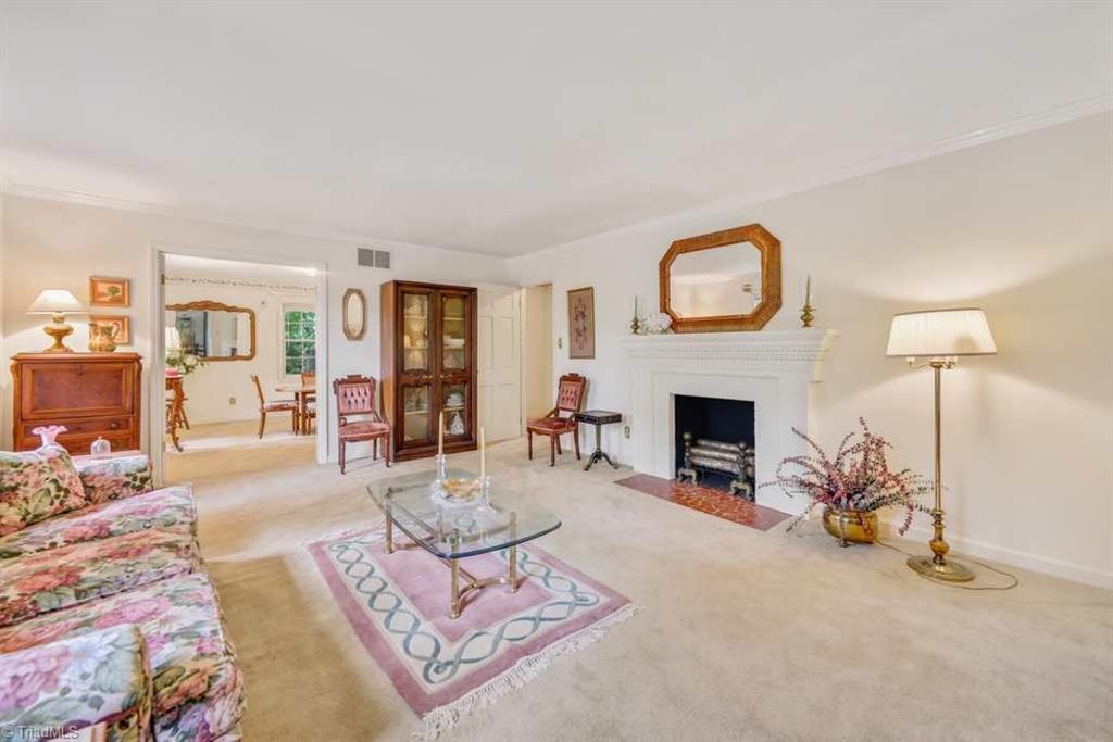 440 Briarlea Road Winston-Salem, NC 27104 - Photo 8 of 50 Gallery Image 8