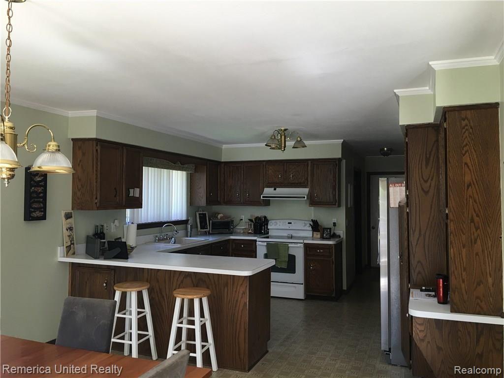 930 Dahlia Lane Rochester Hills, MI 48307 - Photo 13 of 32