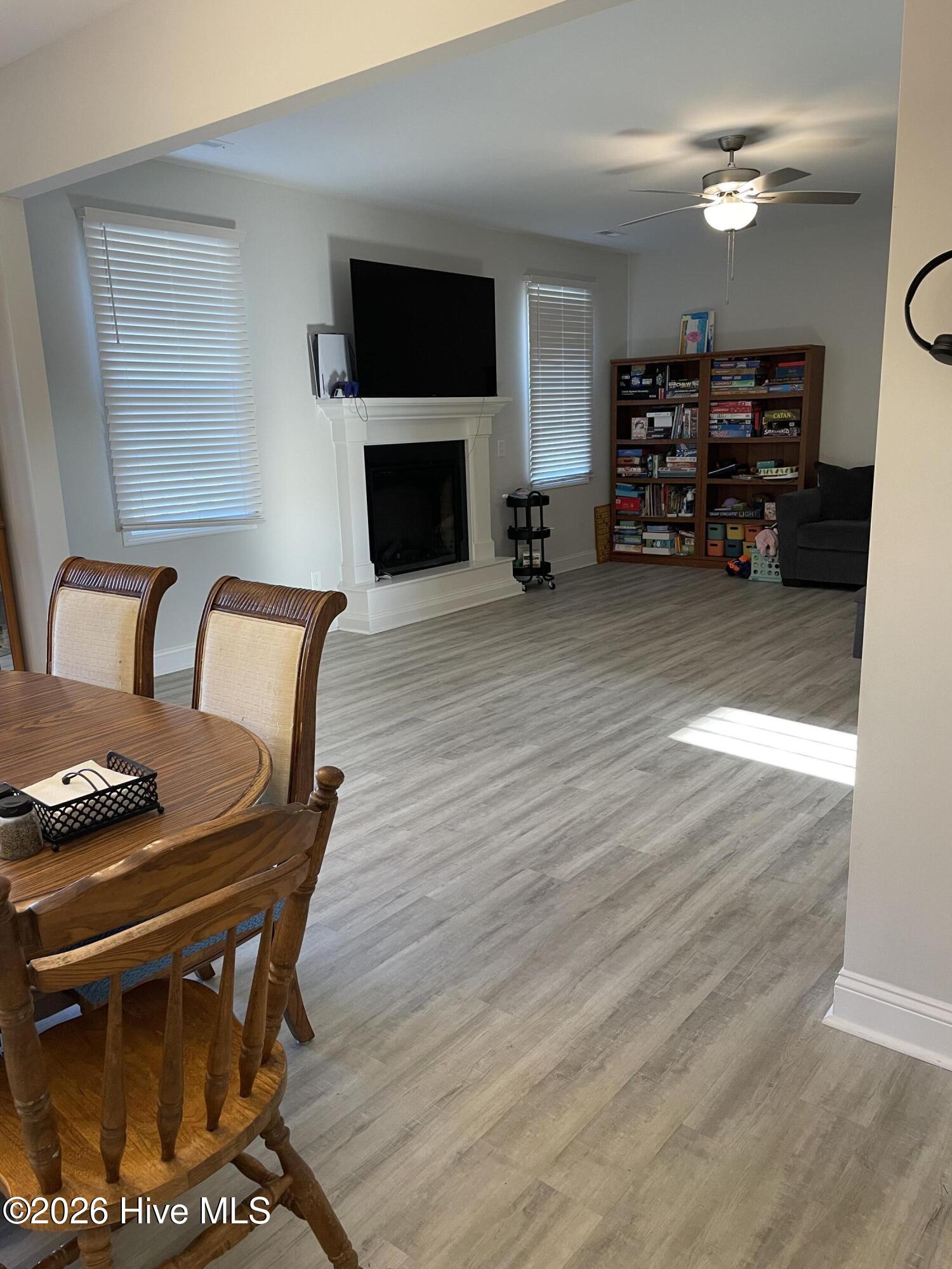 87 Sun Mdw Circle Benson, NC 27504 - Photo 2 of 8 IMG_8624