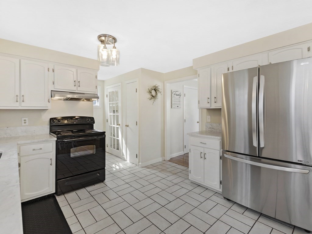 36 Indian Road Waltham, MA 02451 - Photo 3 of 42 Gallery Image 3