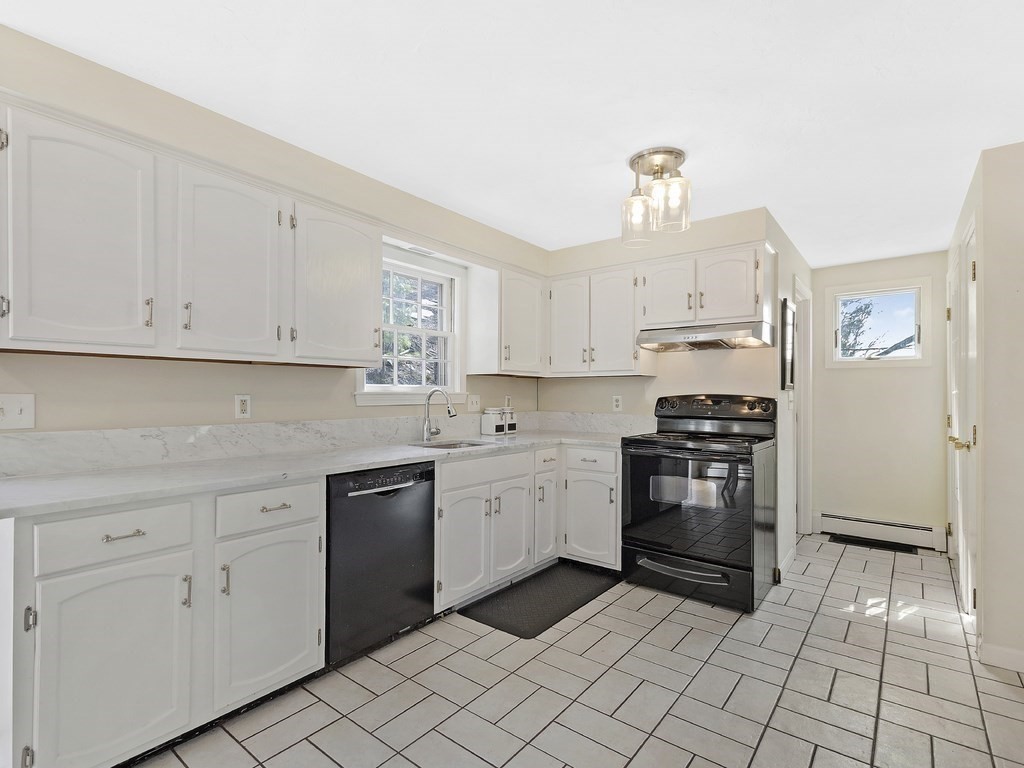 36 Indian Road Waltham, MA 02451 - Photo 5 of 42 Gallery Image 5