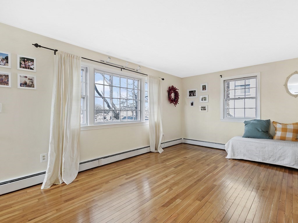 36 Indian Road Waltham, MA 02451 - Photo 8 of 42 Gallery Image 8