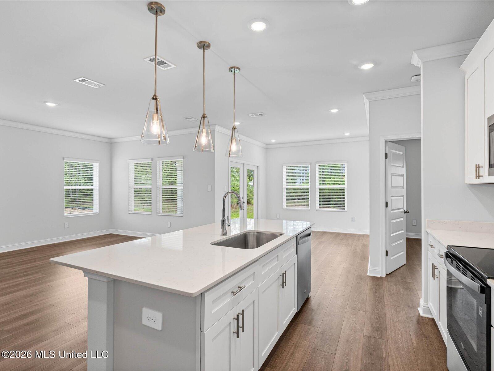8001 Buttonbush Road Biloxi, MS 39532 - Photo 17 of 27 GLF_PalmettoPointe_Carolina_Best_Kitchen