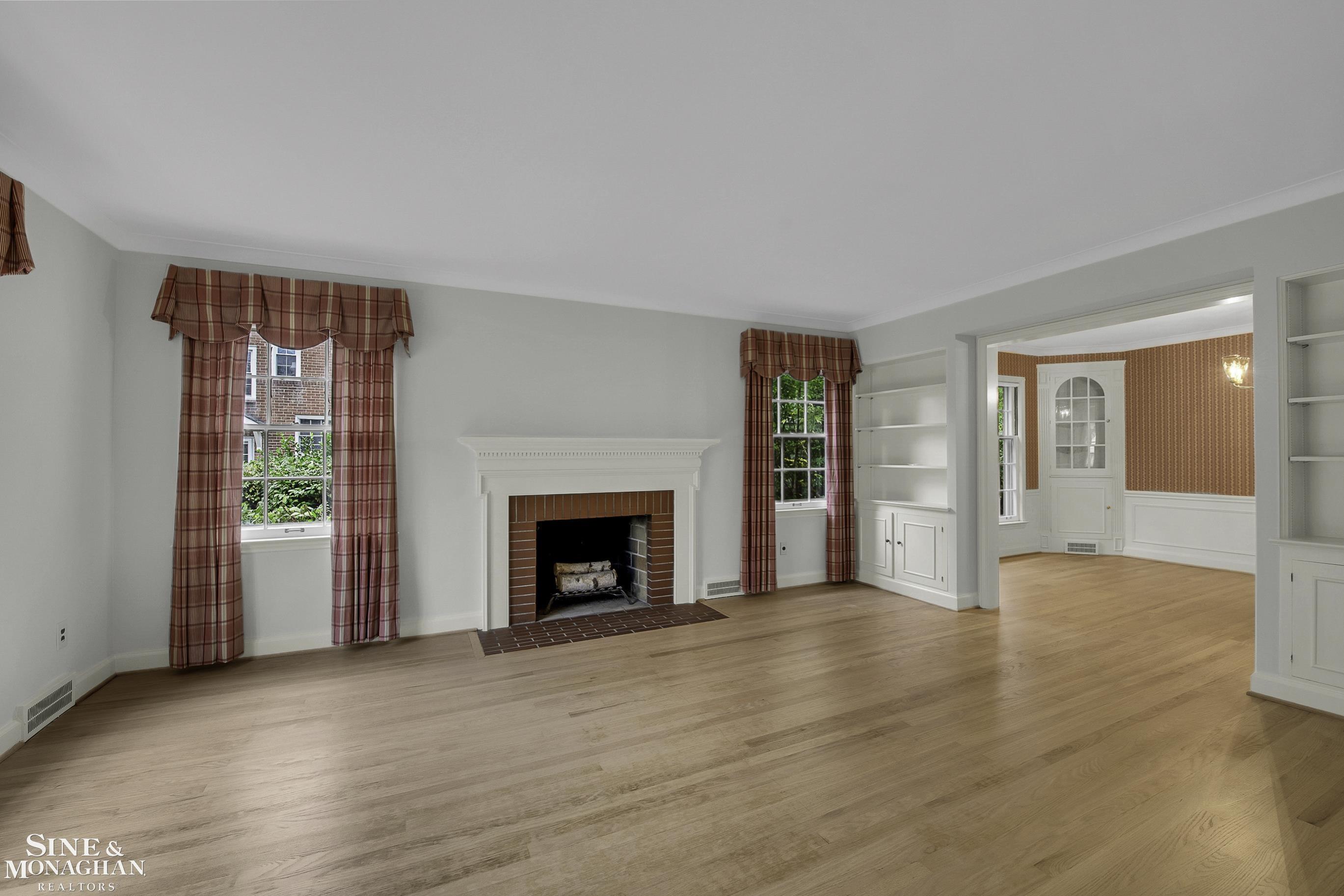 840 Rivard Boulevard Grosse Pointe, MI 48230 - Photo 2 of 35 50124568-1.JPG