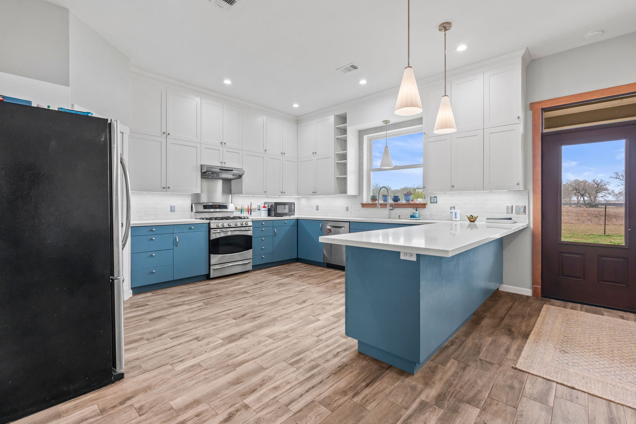 28322 Mellman Road Hempstead, TX 77445 - Photo 11 of 50 This large kitchen is a dream.
