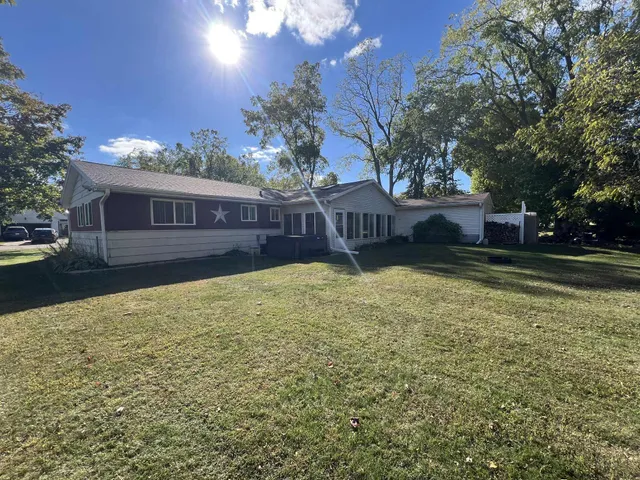 $325,000 | 644 Greenfield Street, Elkhorn, WI 53121