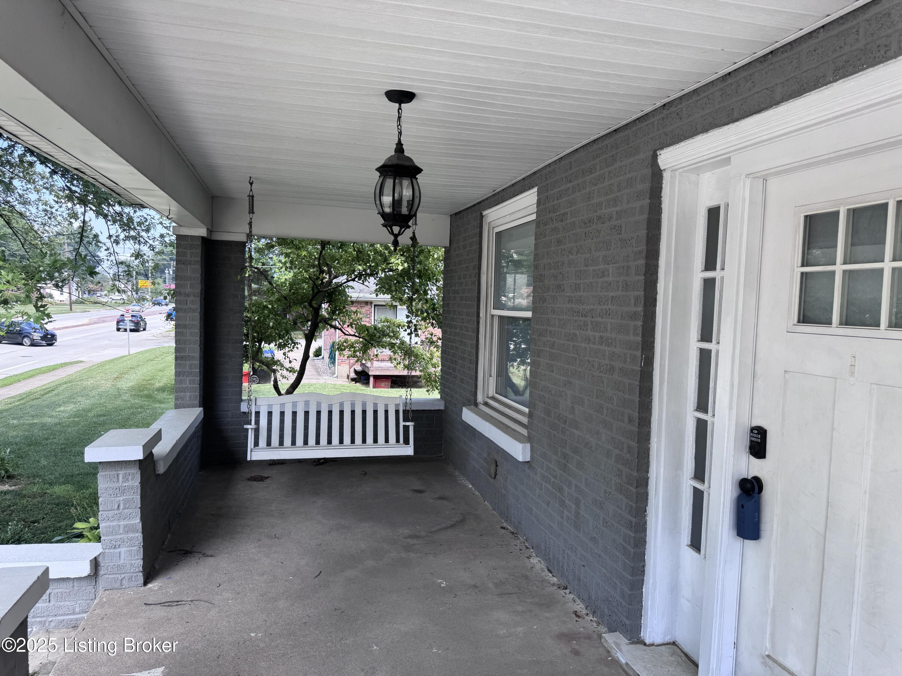 3905 Poplar Level Road Louisville, KY 40213 - Photo 5 of 26 Front porch