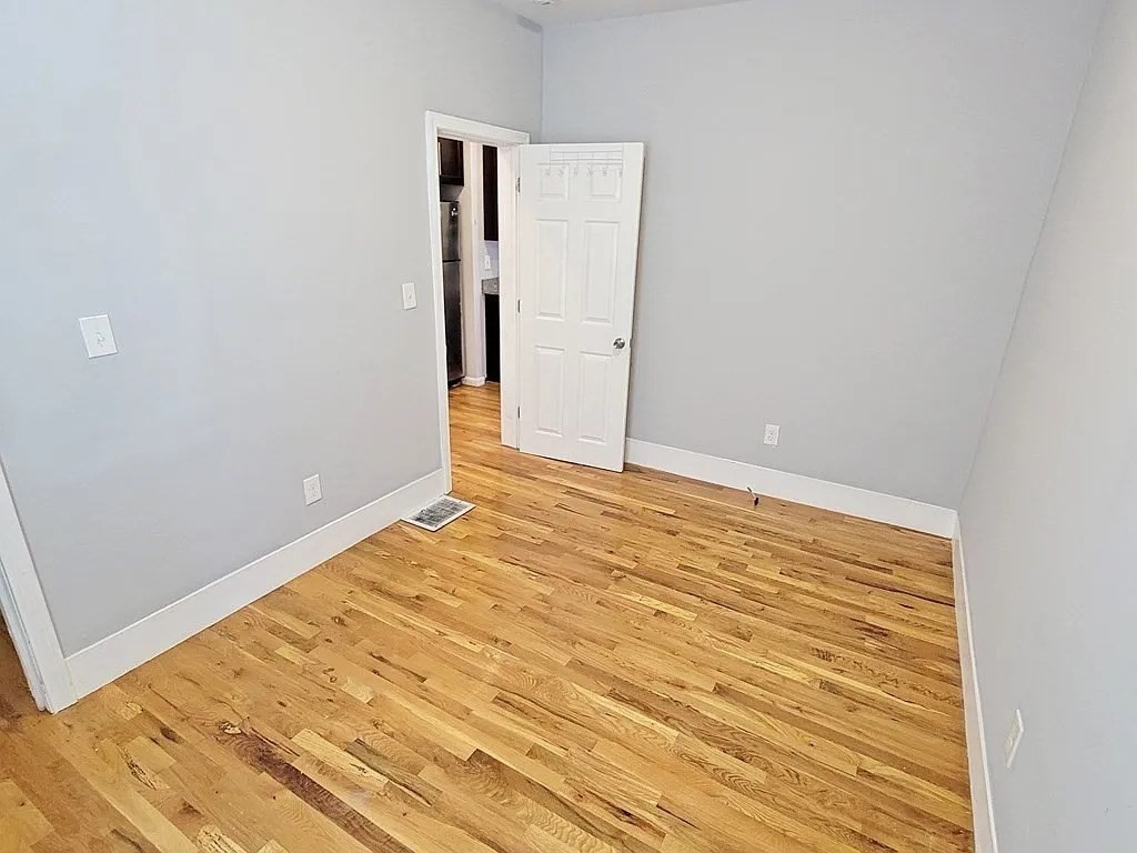 39 Pinckney Street, Unit 2 Somerville, MA 02145 - Photo 3 of 7