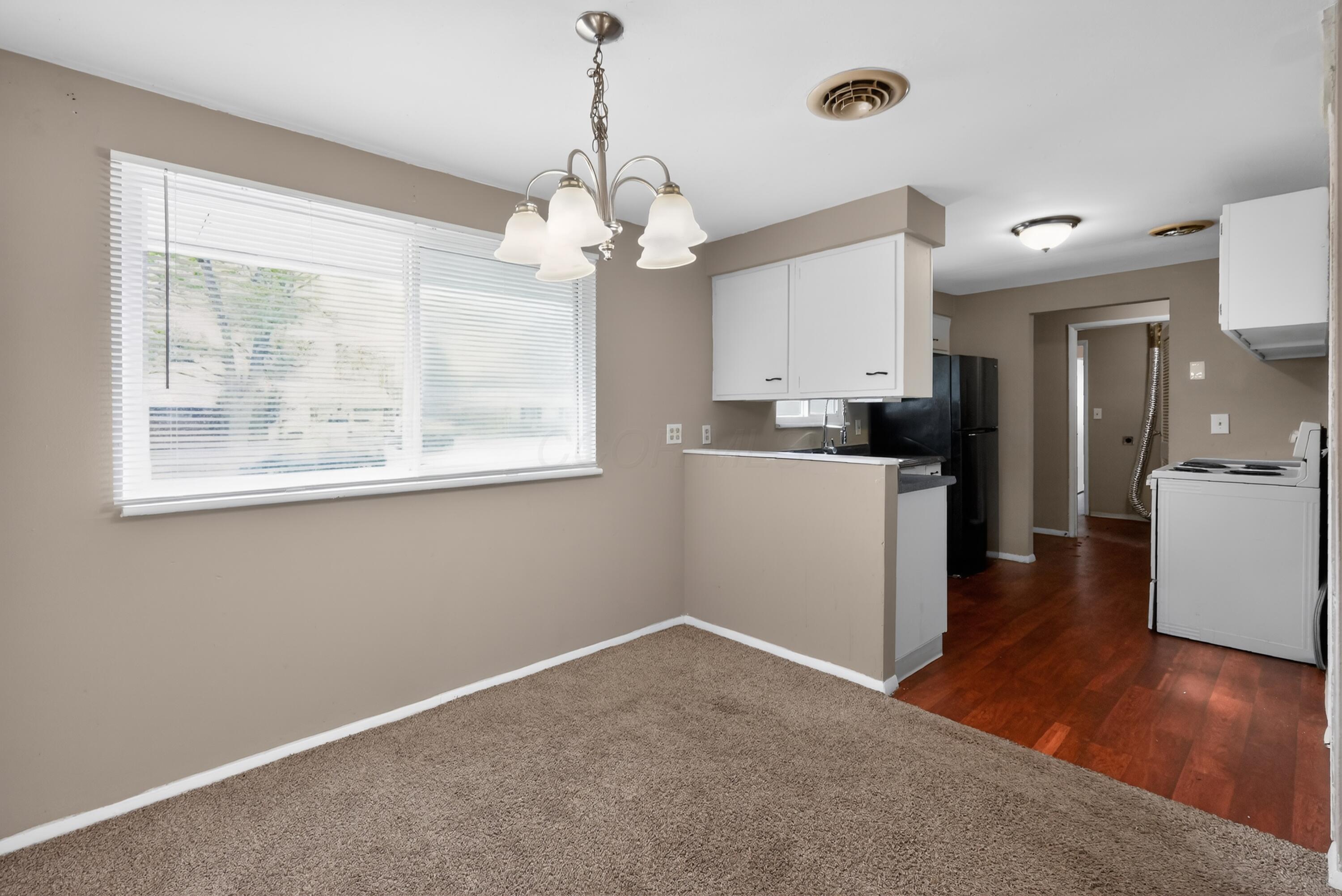 5716 Cairo Road Westerville, OH 43081 - Photo 5 of 30 17_5716_Cairo_Rd_Westerville_OH_43081-Ki