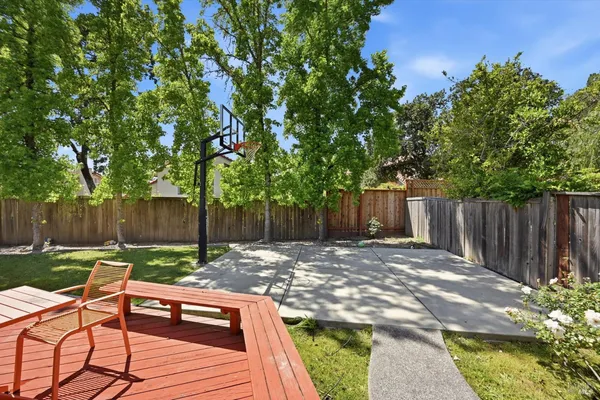 $949,000 | 9607 Montez Court, Windsor, CA 95492