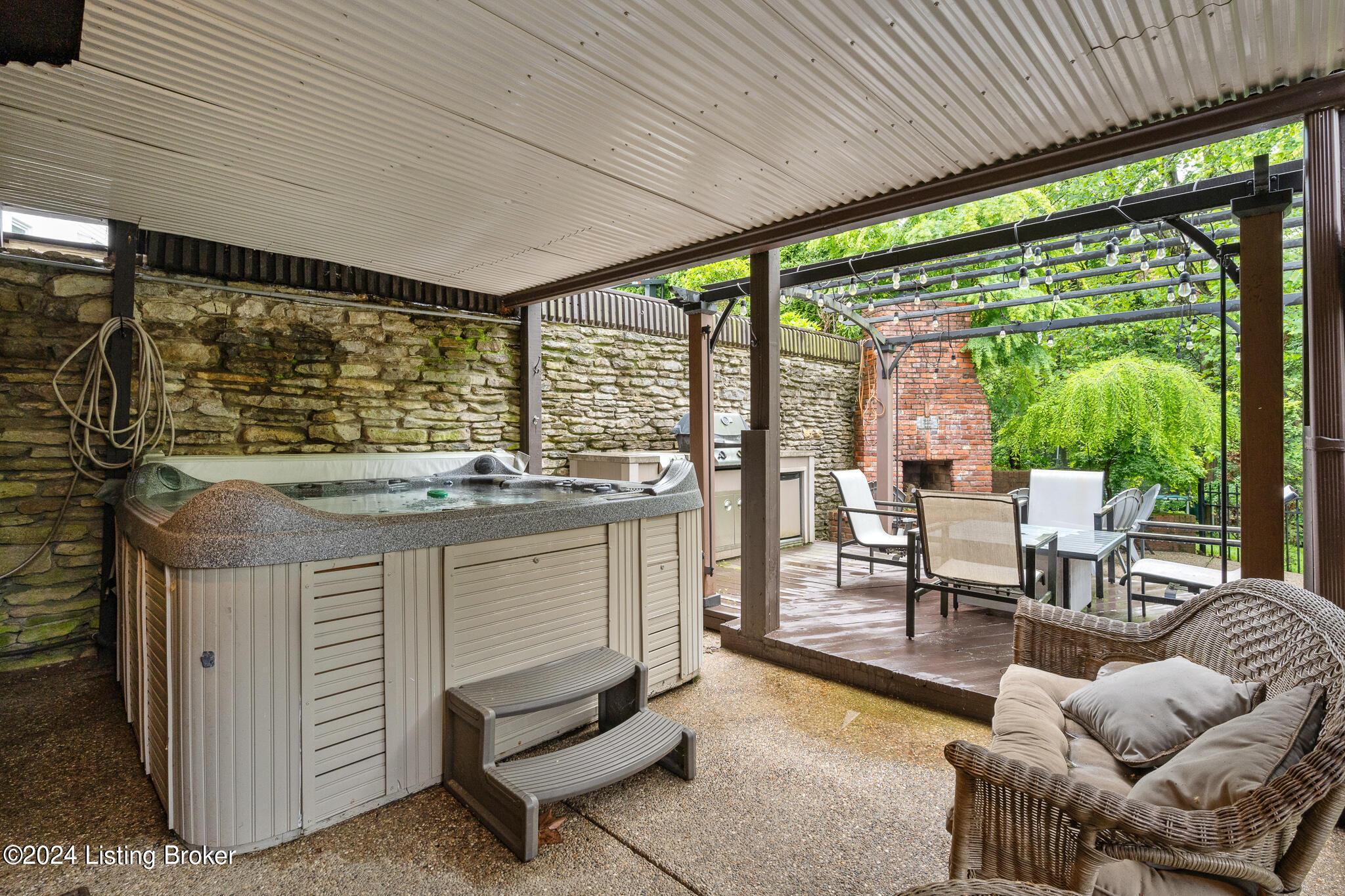 2312 Fallsview Road Louisville, KY 40207 - Photo 40 of 63 2312 Fallsview Rd-47