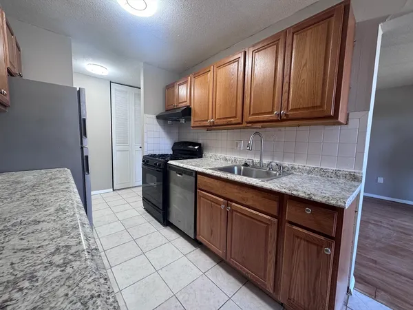 $275,000 | 68 Shrewsbury Green Drive, Unit J, Shrewsbury, MA 01545