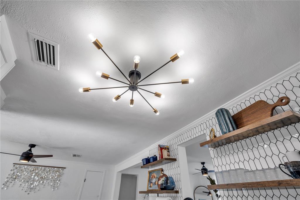 1966 Trotter Road Largo, FL 33774 - Photo 12 of 38 Gallery Image 12