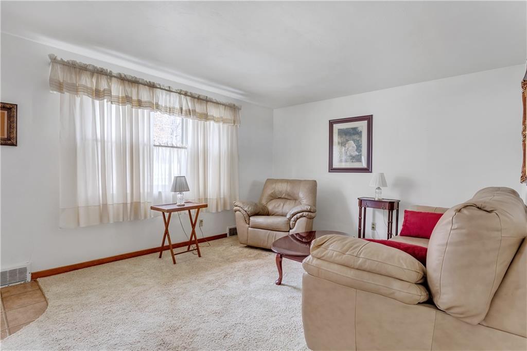 1052 Universal Road Pittsburgh, PA 15235 - Photo 11 of 23 Gallery Image 11