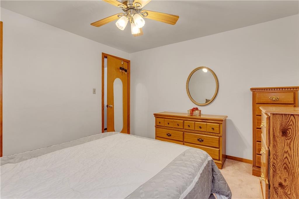 1052 Universal Road Pittsburgh, PA 15235 - Photo 13 of 23 Gallery Image 13