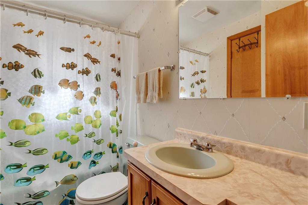 1052 Universal Road Pittsburgh, PA 15235 - Photo 15 of 23 Gallery Image 15