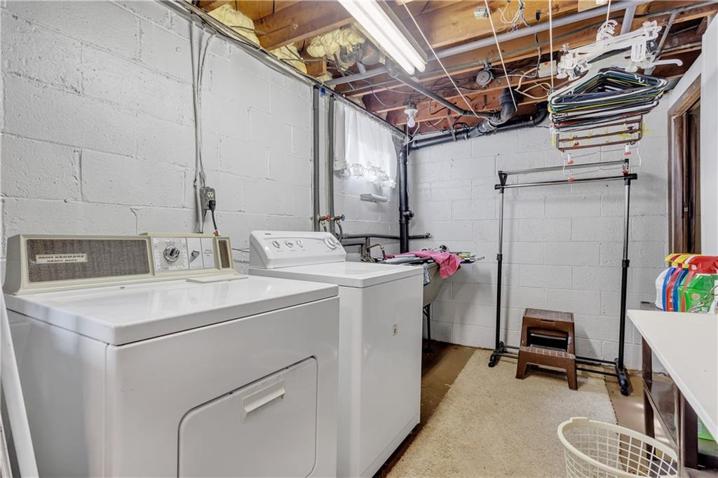 1052 Universal Road Pittsburgh, PA 15235 - Photo 20 of 23 Gallery Image 20