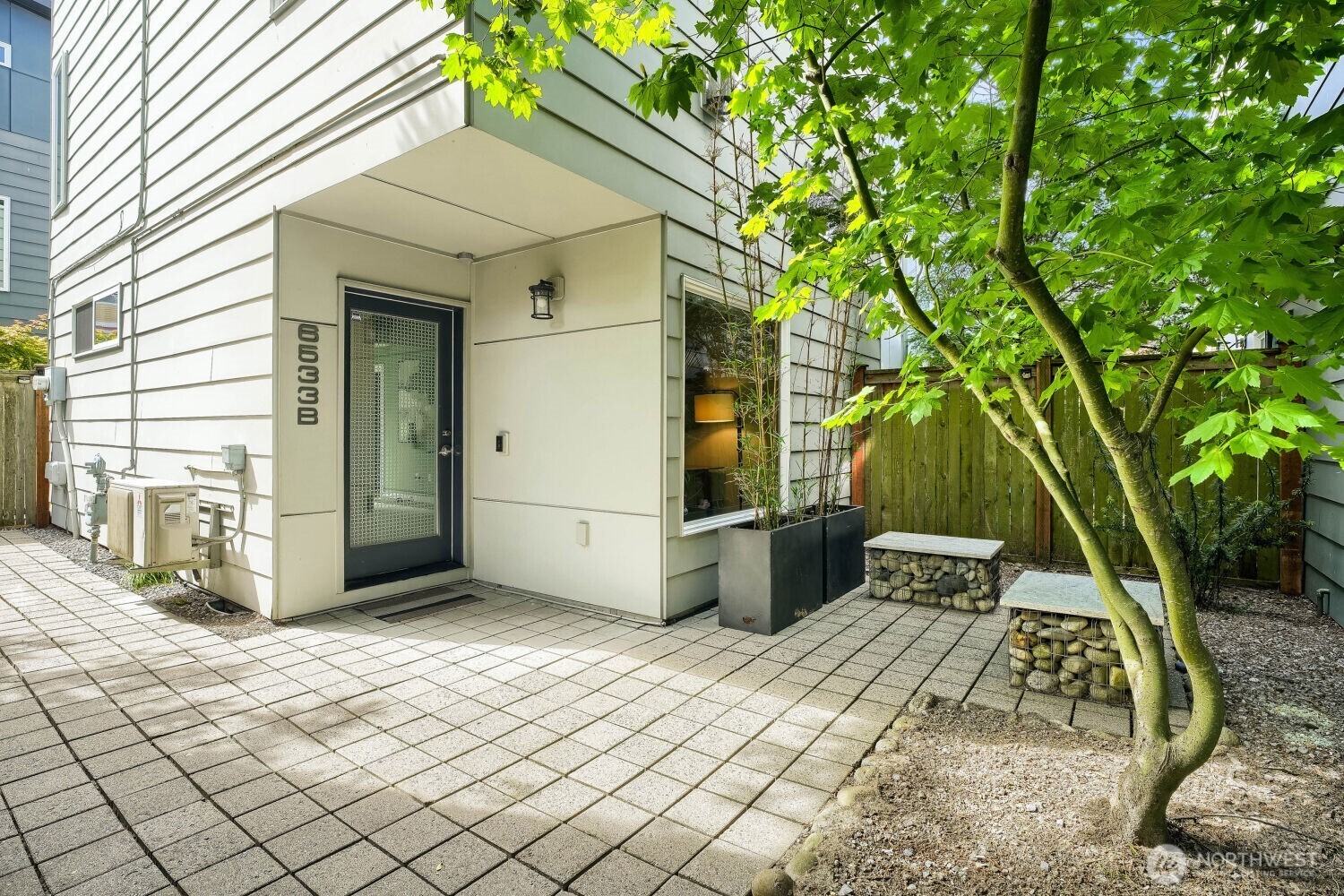 6533 34th Avenue Southwest, Unit B Seattle, WA 98126 - Photo 3 of 34