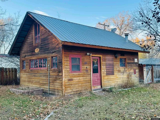 $365,000 | 442 Eugene Street, Lander, WY 82520