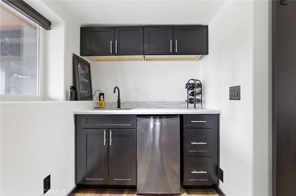 170 Fir Terrace Cedar Glen, CA 92321 - Photo 31 of 48 Guest Suite Kitchenette