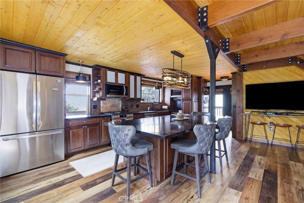 170 Fir Terrace Cedar Glen, CA 92321 - Photo 8 of 48