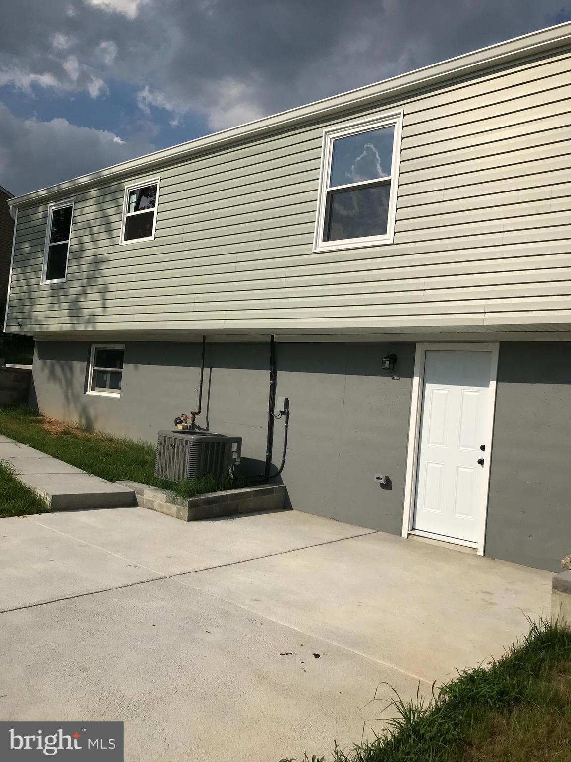 12613 Lunan Road Clinton, MD 20735 - Photo 5 of 10 Back of the House