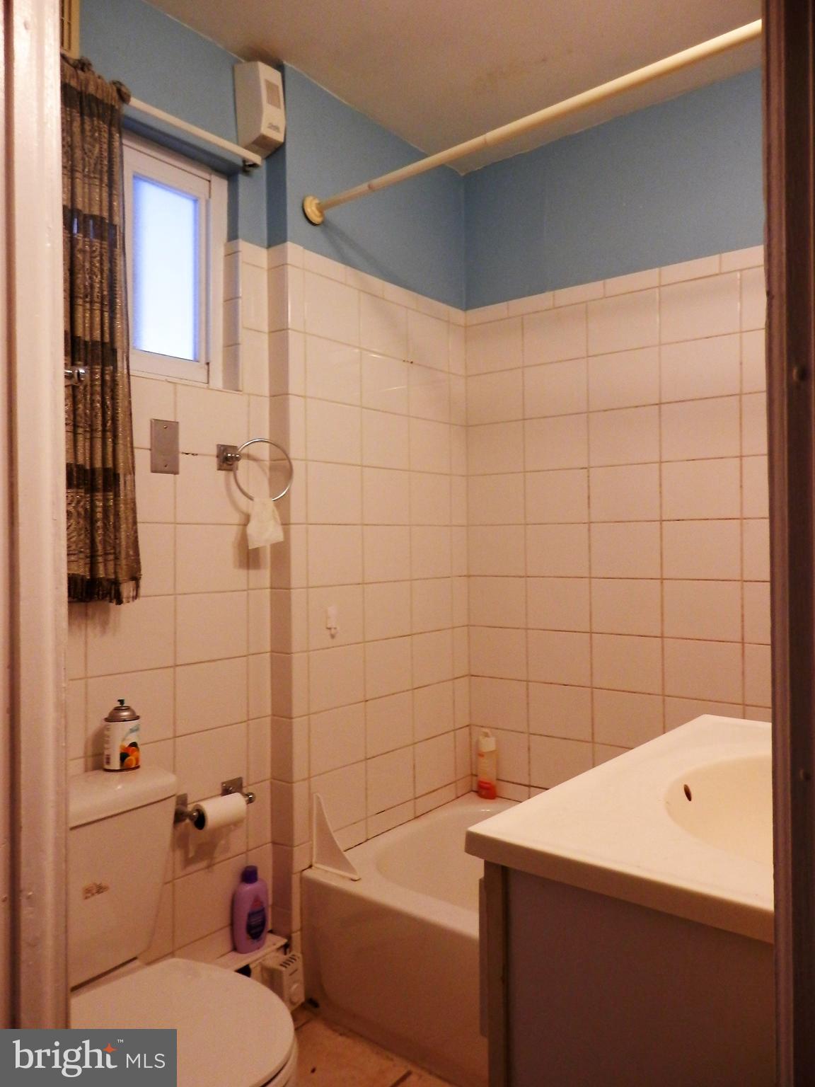 306 Front Street Delran, NJ 08075 - Photo 12 of 18 Bath room