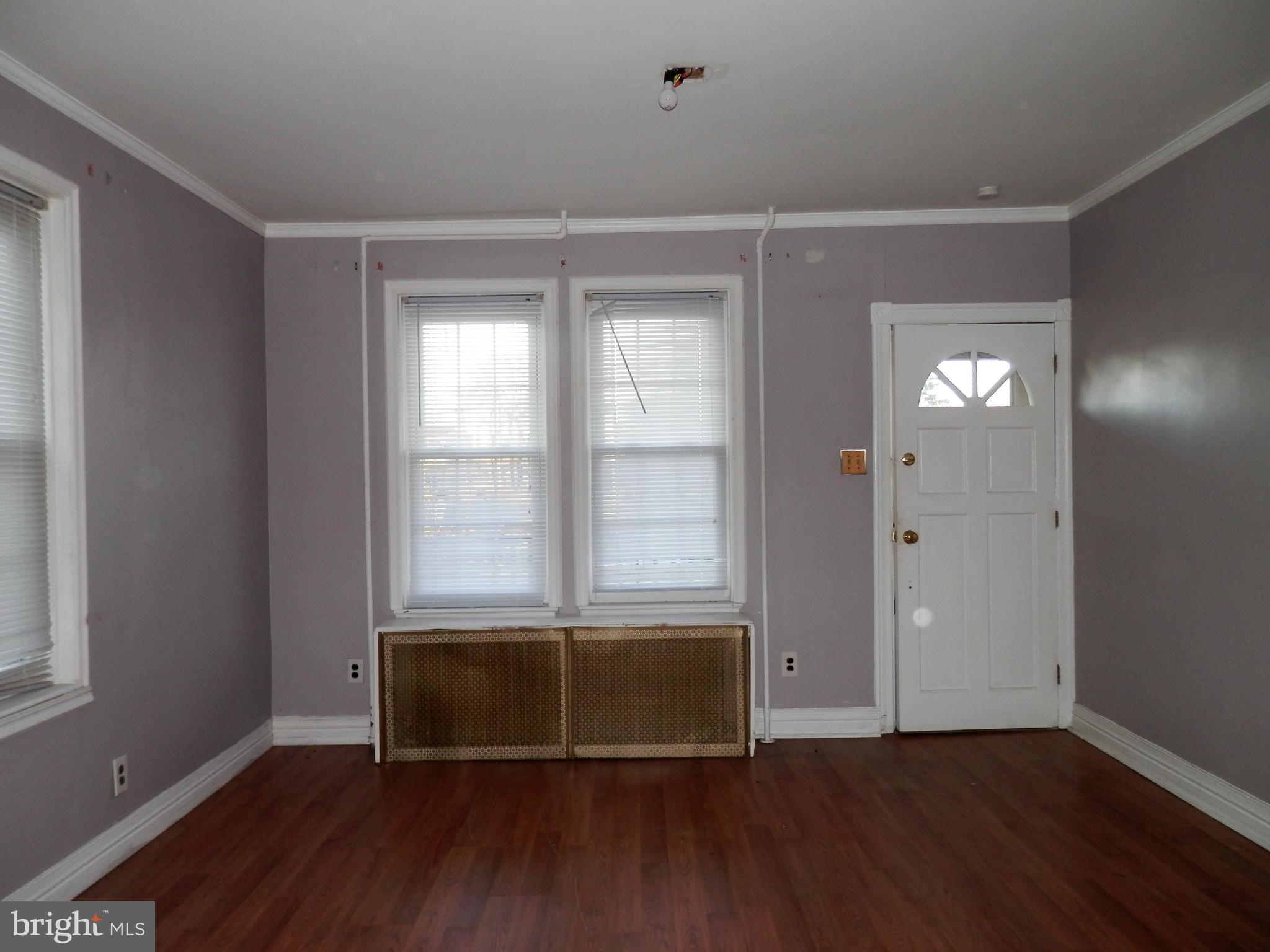 306 Front Street Delran, NJ 08075 - Photo 3 of 18 Living room