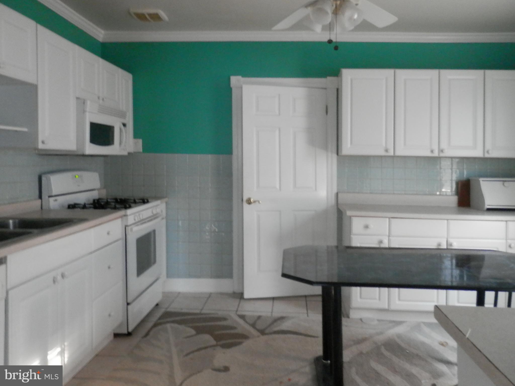 306 Front Street Delran, NJ 08075 - Photo 6 of 18 Kitchen