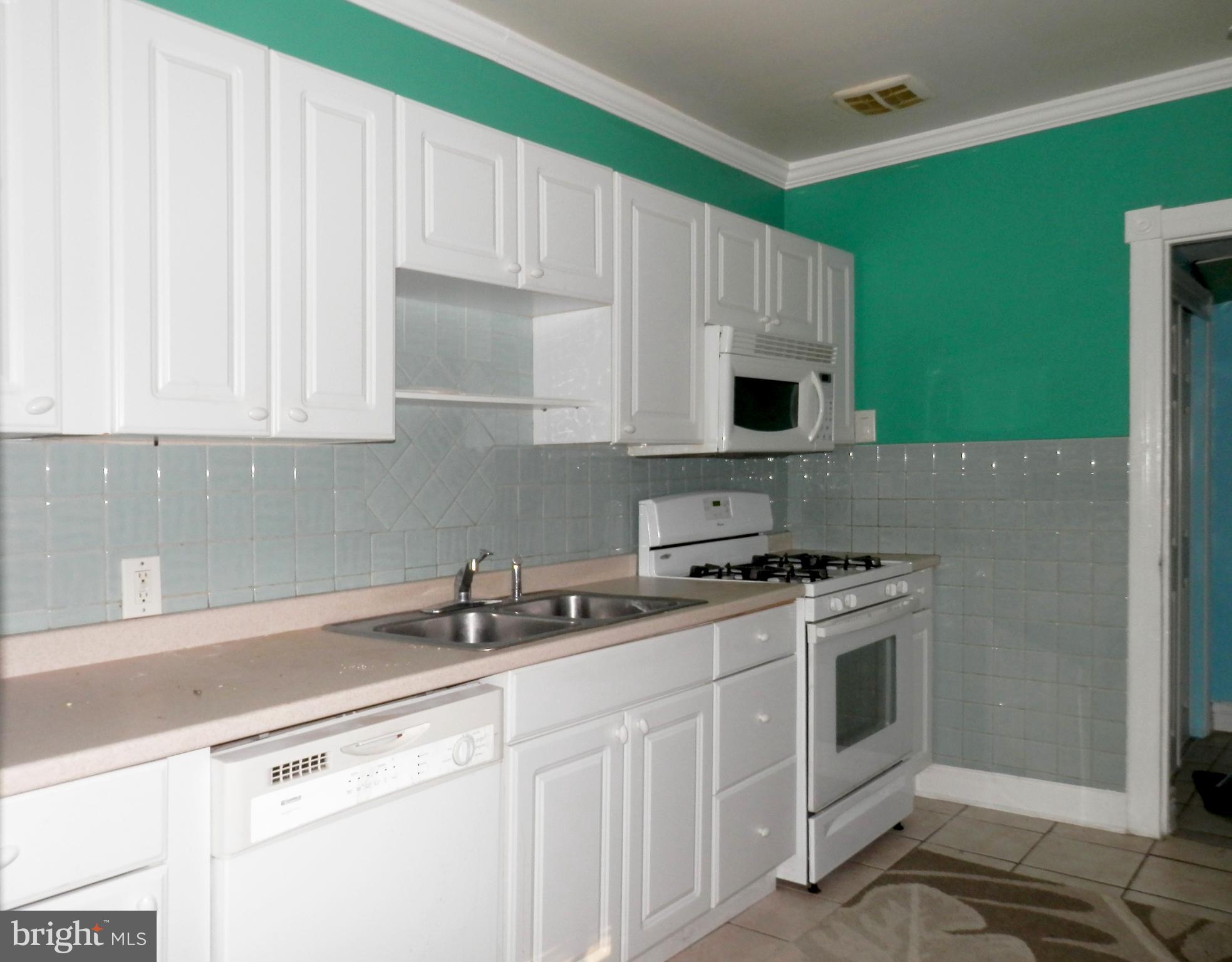 306 Front Street Delran, NJ 08075 - Photo 7 of 18 Kitchen
