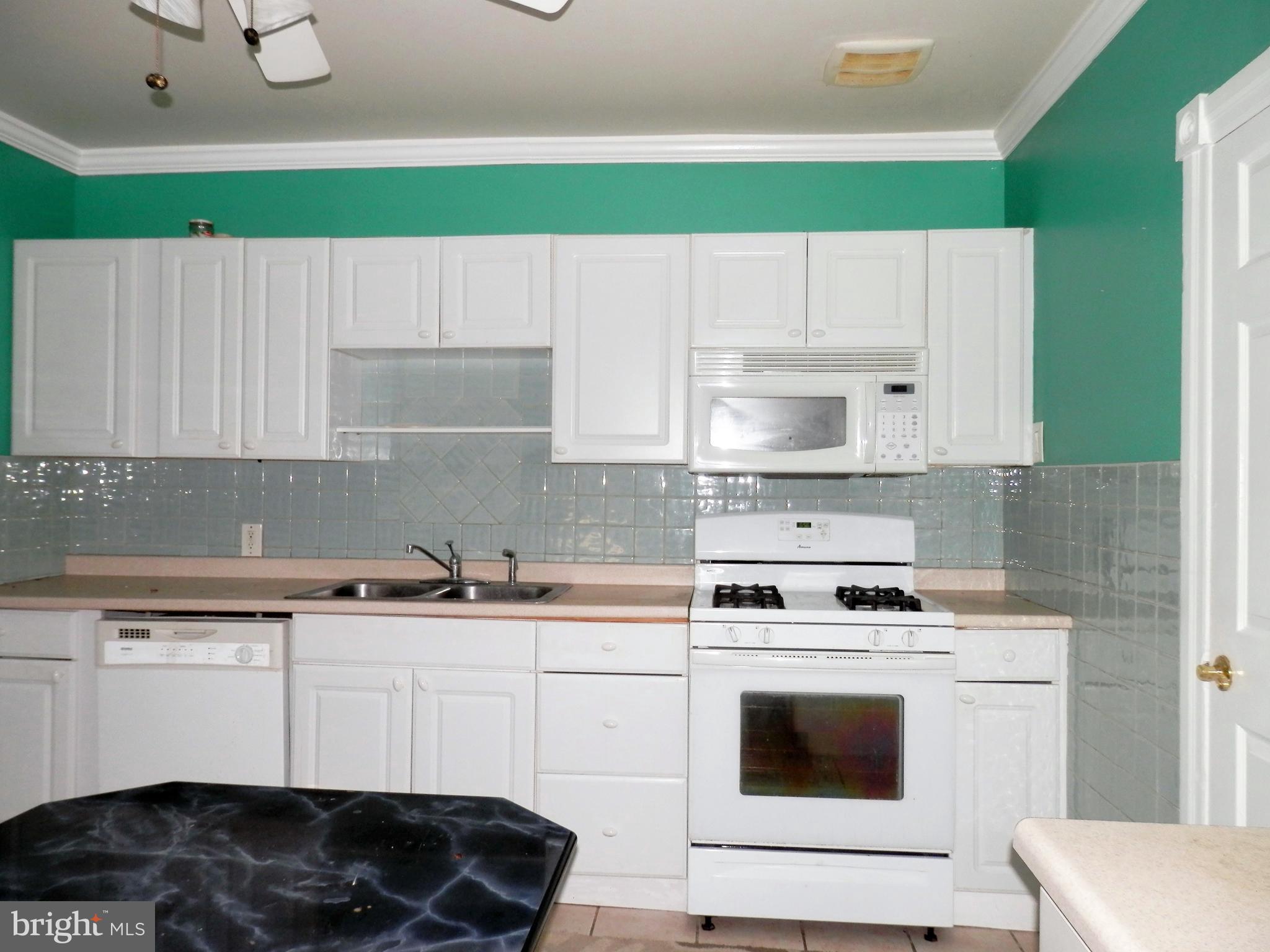 306 Front Street Delran, NJ 08075 - Photo 9 of 18 Kitchen