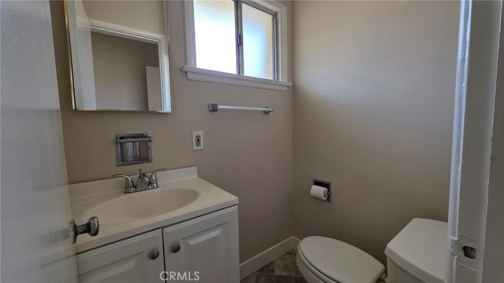 6034 South Kings Road Los Angeles, CA 90056 - Photo 14 of 22