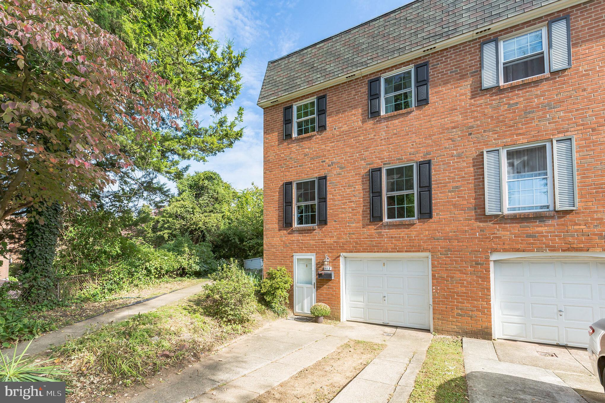 117 Rennard Place Philadelphia, PA 19116 - Photo 2 of 30 Gallery Image 2