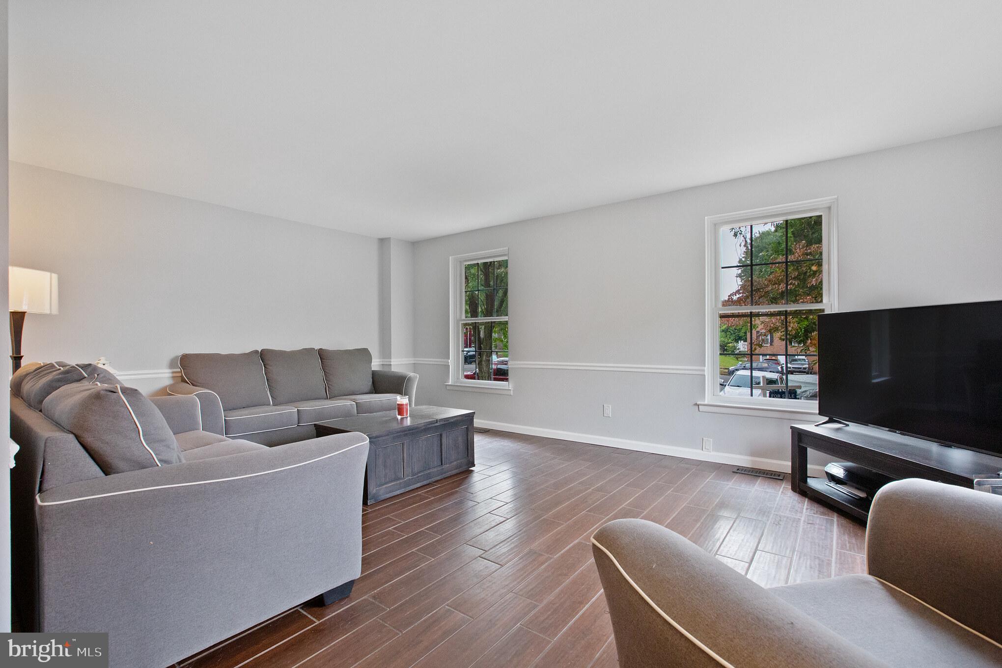 117 Rennard Place Philadelphia, PA 19116 - Photo 4 of 30 Gallery Image 4