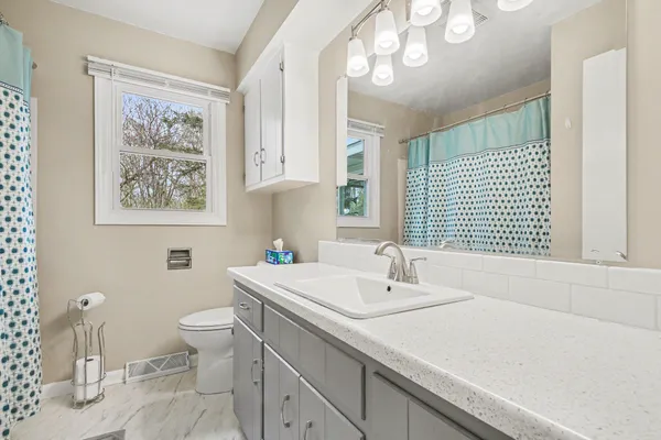 $375,000 | 2506 Brookdale Drive, Holland, MI 49424