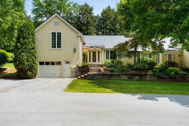 $625,000 | 68 Owls Nest Circle, Unit B7, Manchester, VT 05254