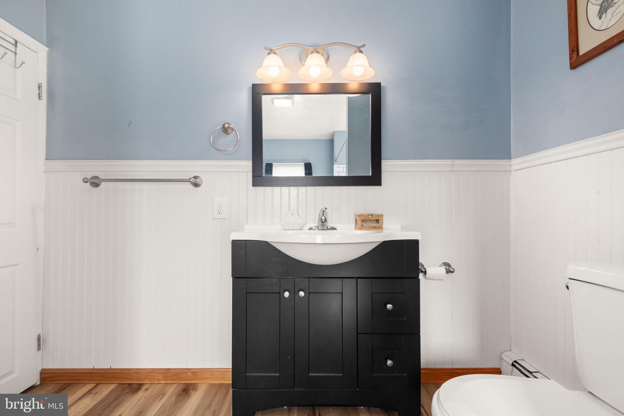 2 Orchard Street Hanover, PA 17331 - Photo 23 of 35 Full bathroom