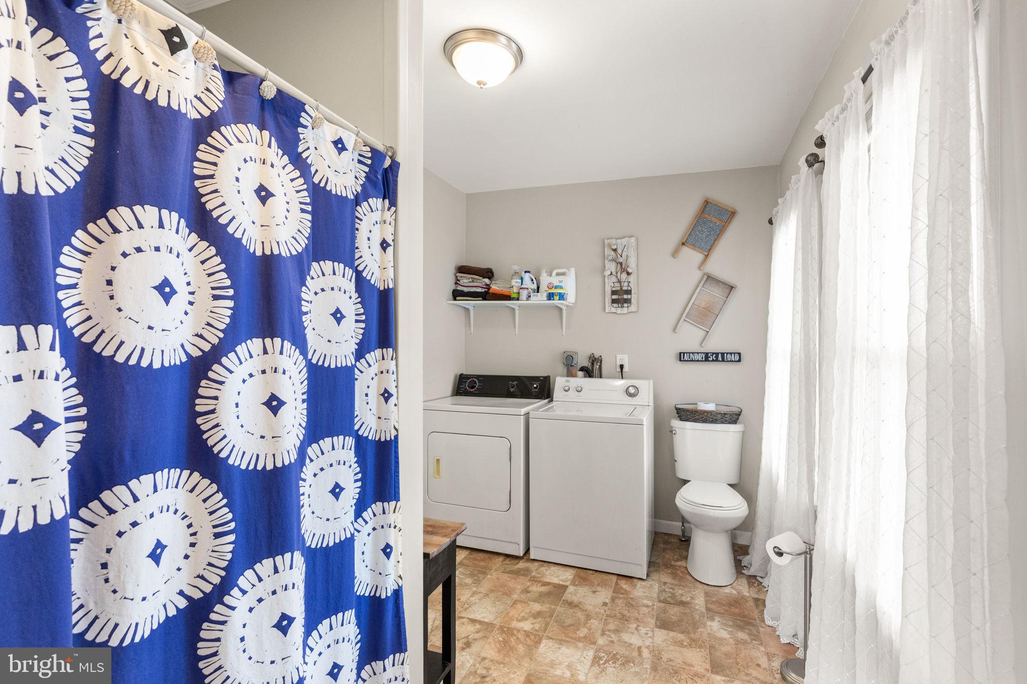 2 Orchard Street Hanover, PA 17331 - Photo 10 of 35 Full bathroom