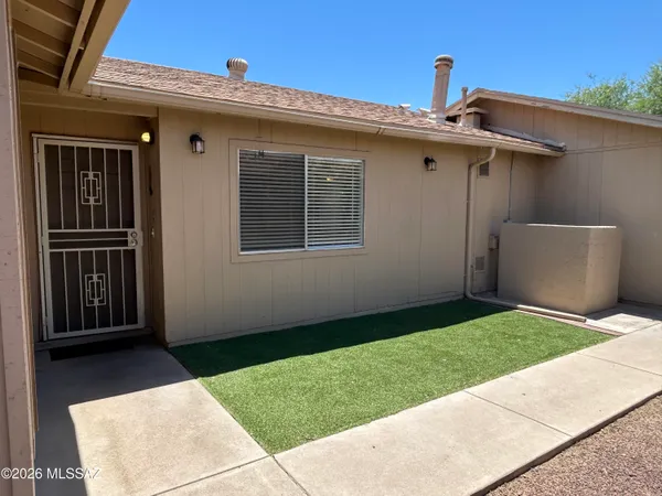 $319,900 | 4684 North Woodside Drive, Tucson, AZ 85705
