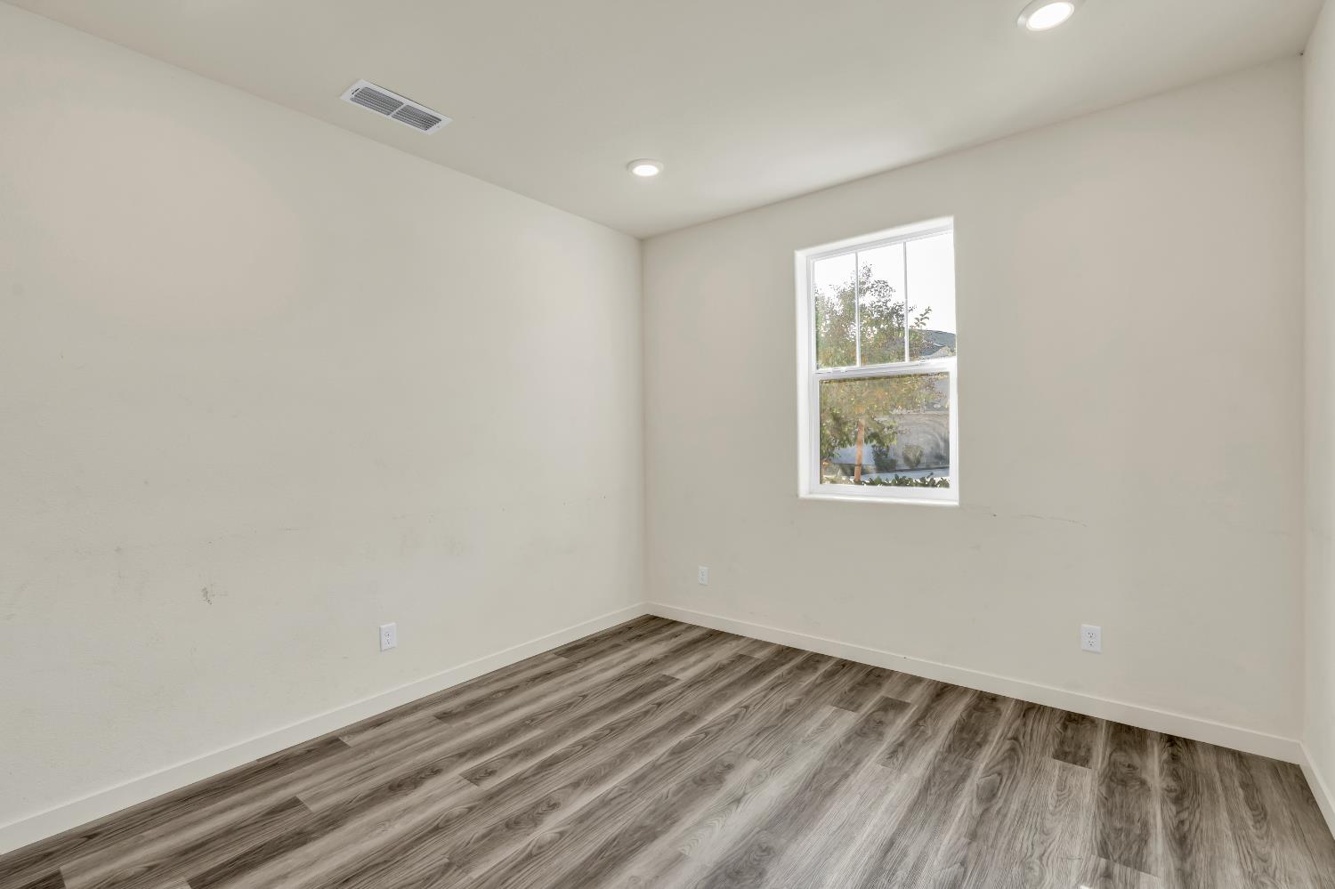 2766 Dockside Street Sacramento, CA 95833 - Photo 5 of 66