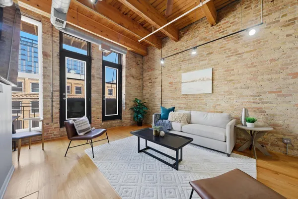 $325,000 | 375 West Erie Street, Unit 408, Chicago, IL 60654