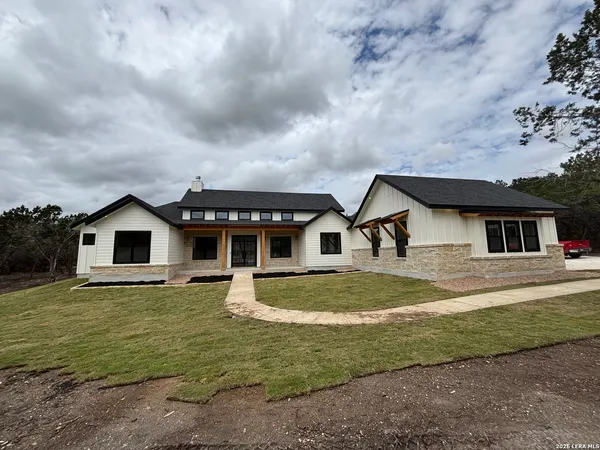 $859,000 | 129 Aermotor Lane, Boerne, TX 78006